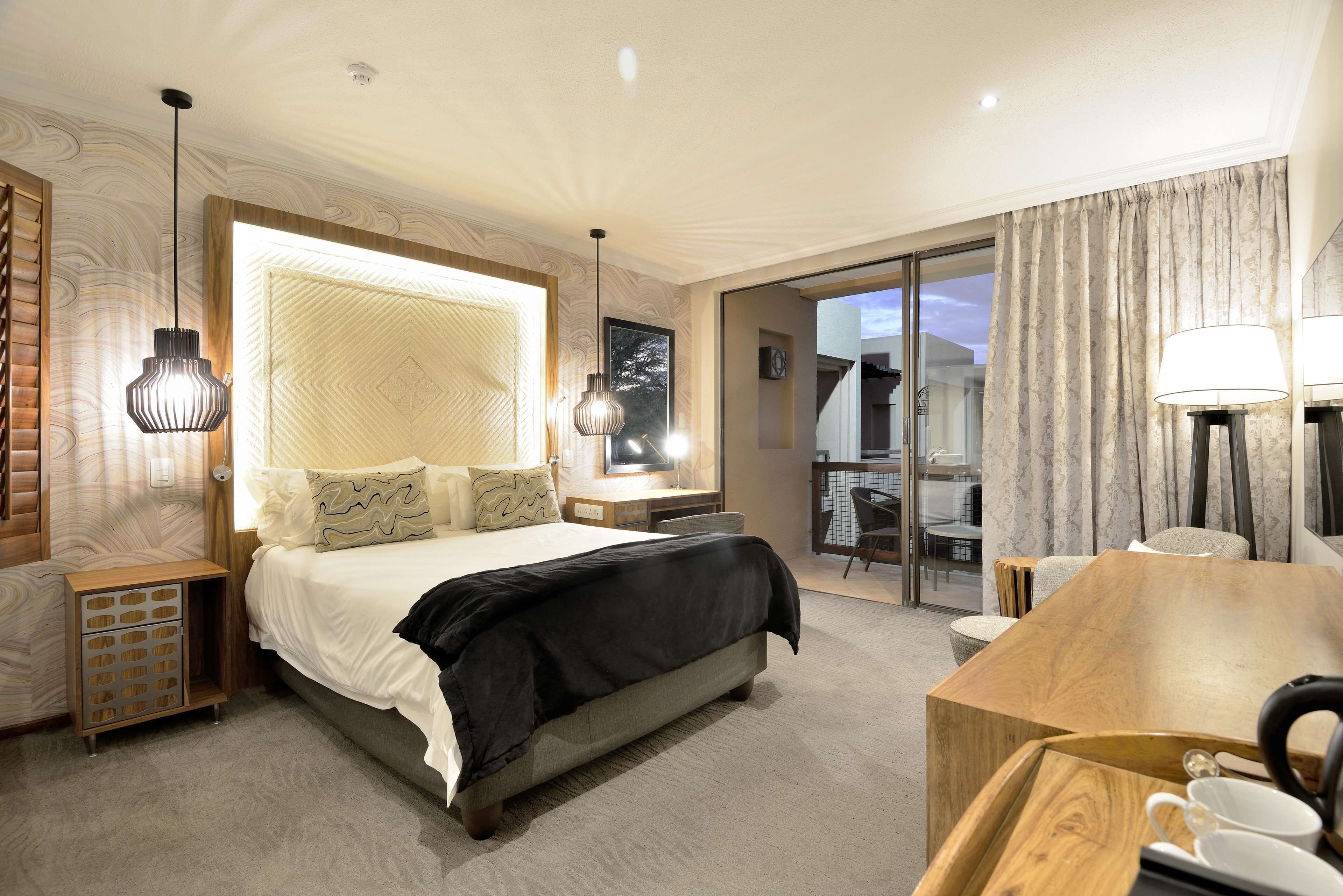 1 bedroom, hypo-allergenic bedding, down duvets, minibar