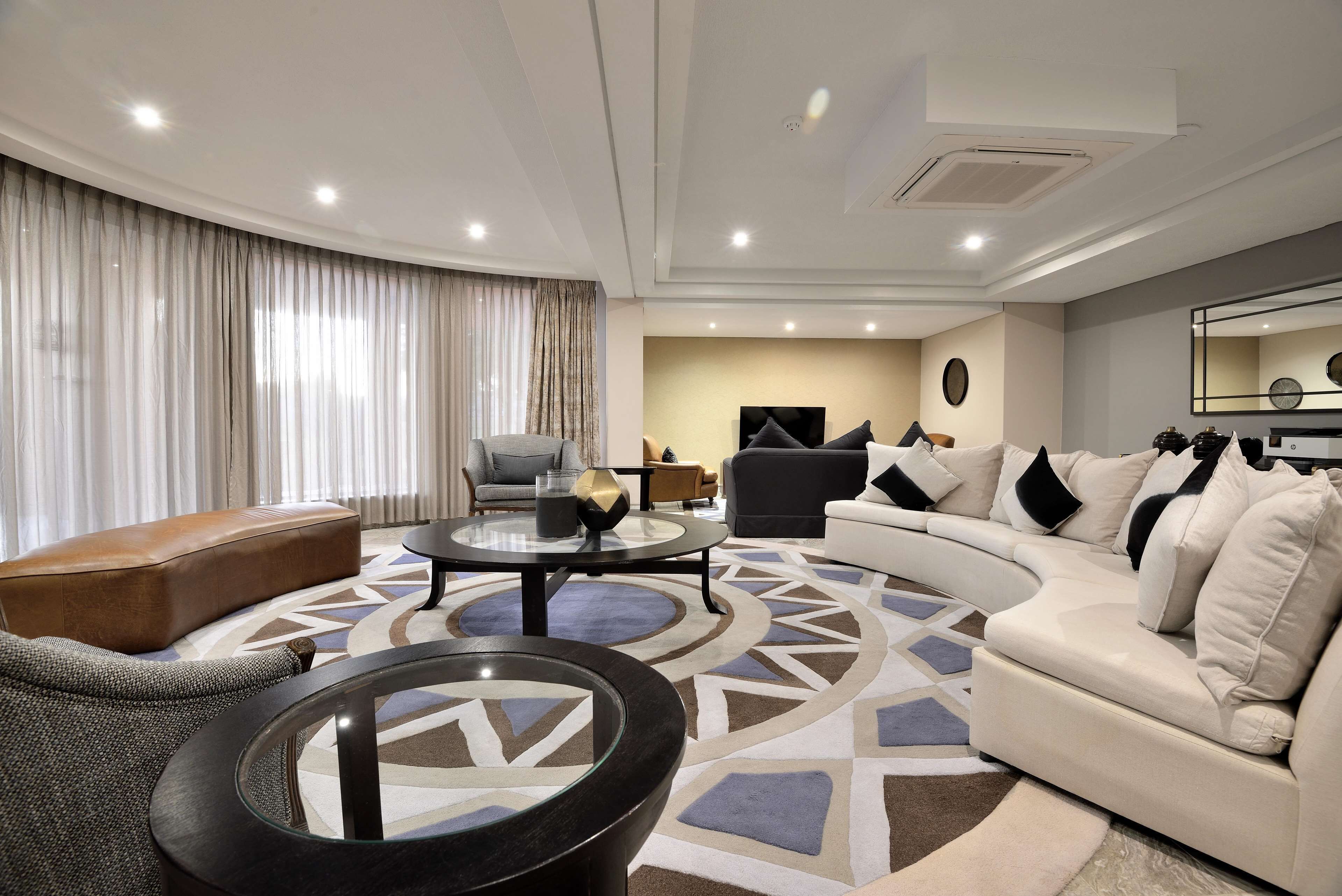 1 bedroom, hypo-allergenic bedding, down duvets, minibar