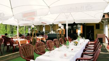 Se sirven desayunos y cenas, cocina alemana