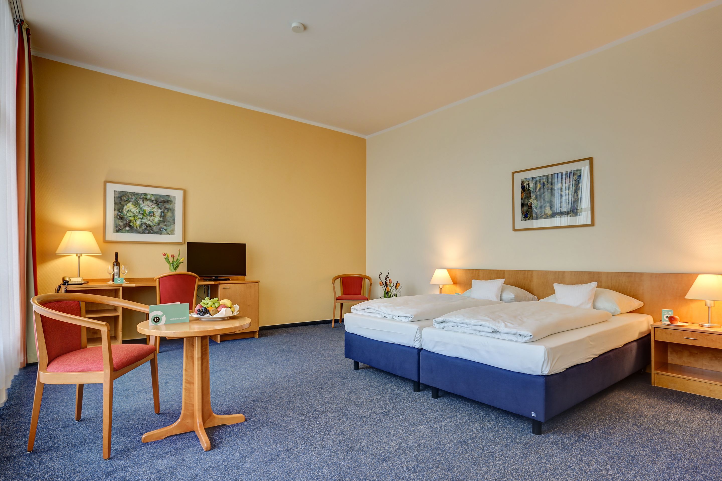 Doppia Standard | Biancheria da letto di alta qualità, una cassaforte in camera