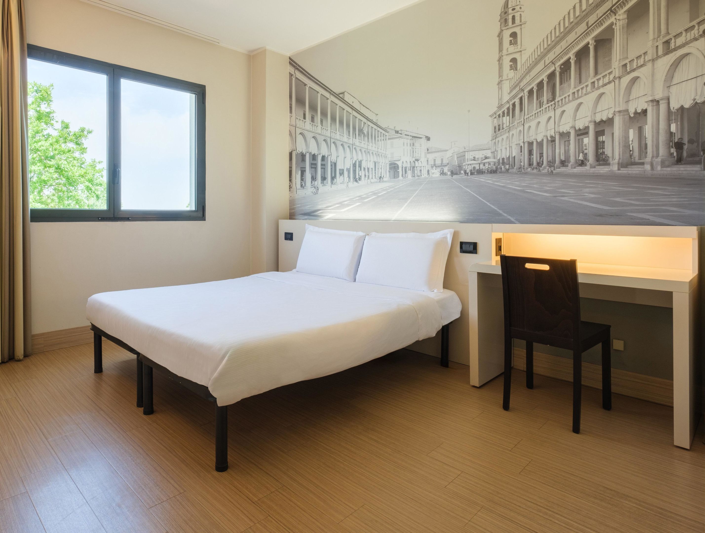 Desk, free WiFi, bed sheets