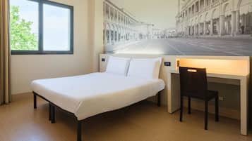 Desk, free WiFi, bed sheets