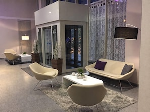 Lobby - elaya hotel wolfenbuettel, Trademark Collection by Wyndham (Wolfenbuettel)