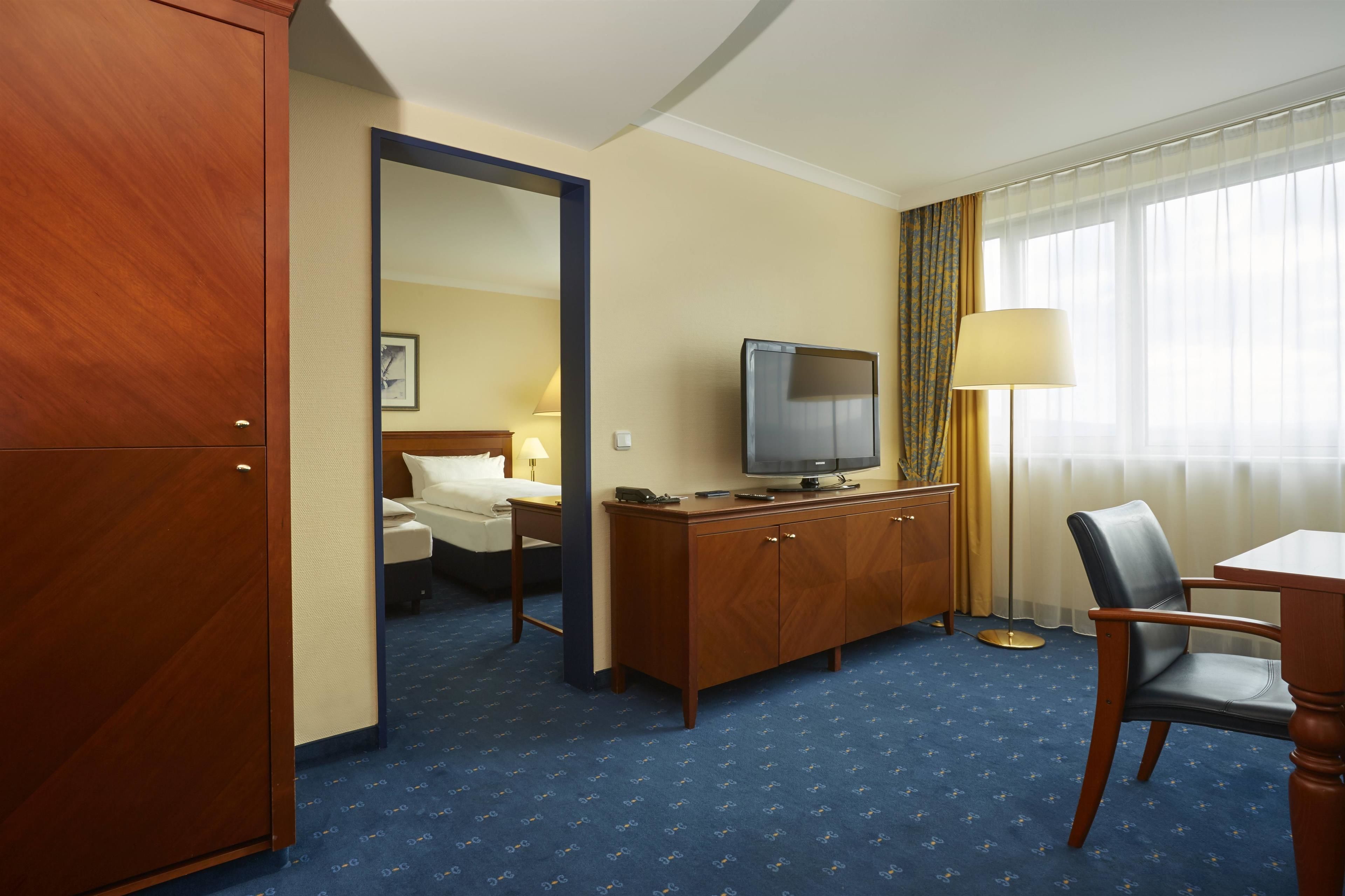 suite | 1 bedroom, hypo-allergenic bedding, in-room safe, desk