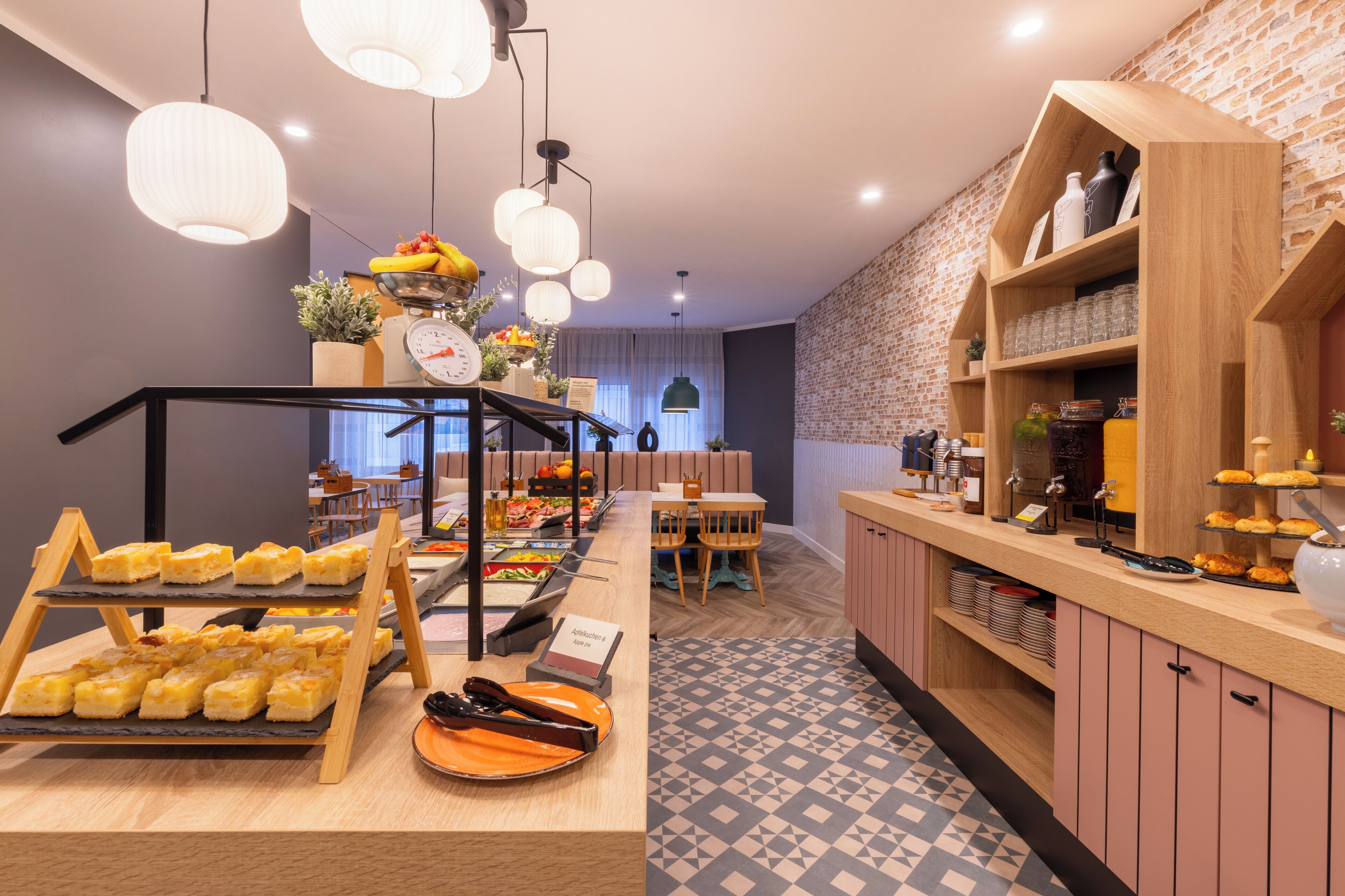 Tägliches Frühstücksbuffet gegen Gebühr