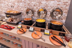 Desayuno buffet todos los días (con cargo)