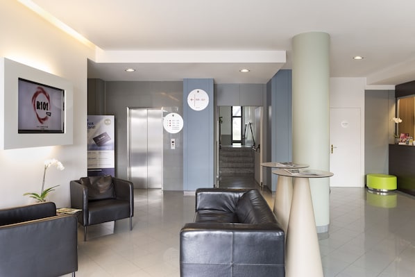 Lobby sitting area - B&B Hotel Mantova (San Giorgio di Mantova)