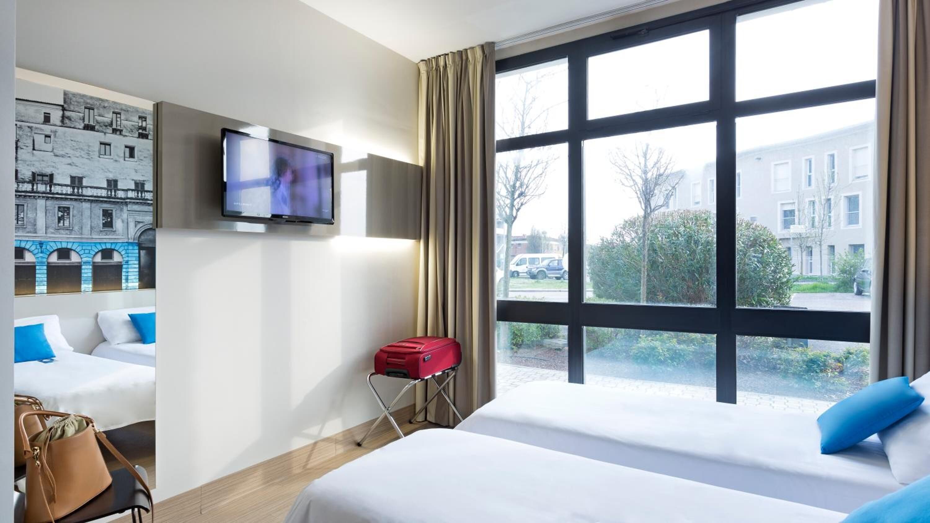 1 bedroom, memory-foam beds, in-room safe, desk