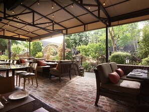 Breakfast, lunch, dinner served; American cuisine, pool views  - Harvest Inn (St. Helena)