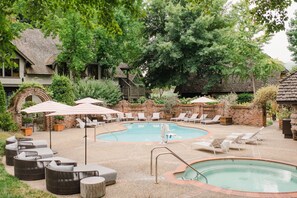 2 outdoor pools, open 7:00 AM to 11:00 PM, free pool cabanas