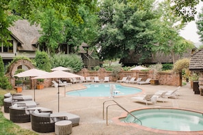 2 outdoor pools, open 7:00 AM to 11:00 PM, free pool cabanas