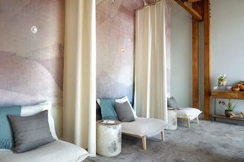 Couples treatment rooms, steam room, hot stone massages at Sanctuary Beach Resort