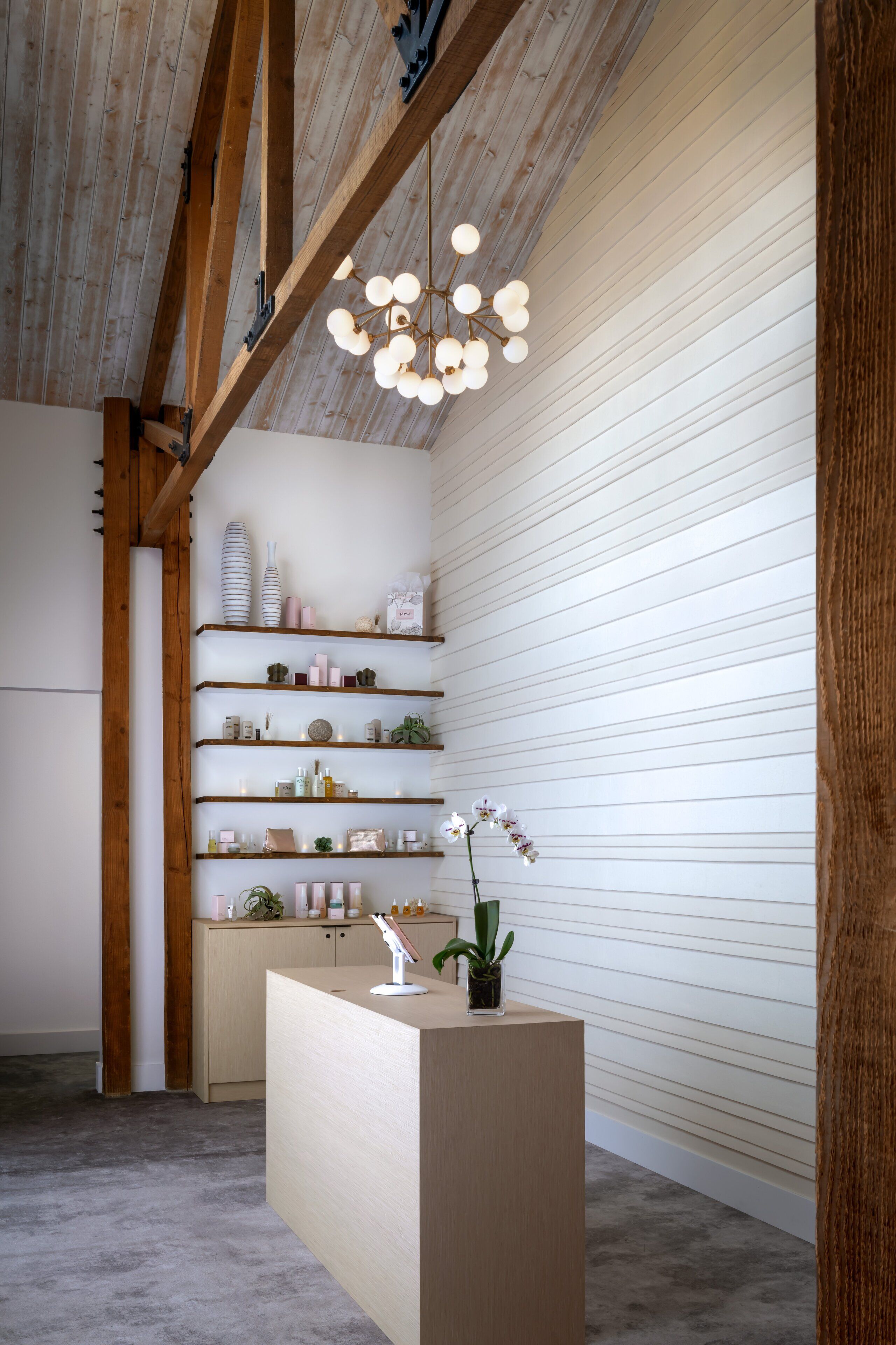 Couples treatment room(s), hot stone massages, deep-tissue massages