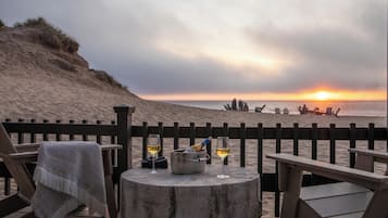Deluxe-rum - 1 kingsize-säng - vid havet | Utsikt mot havet/stranden