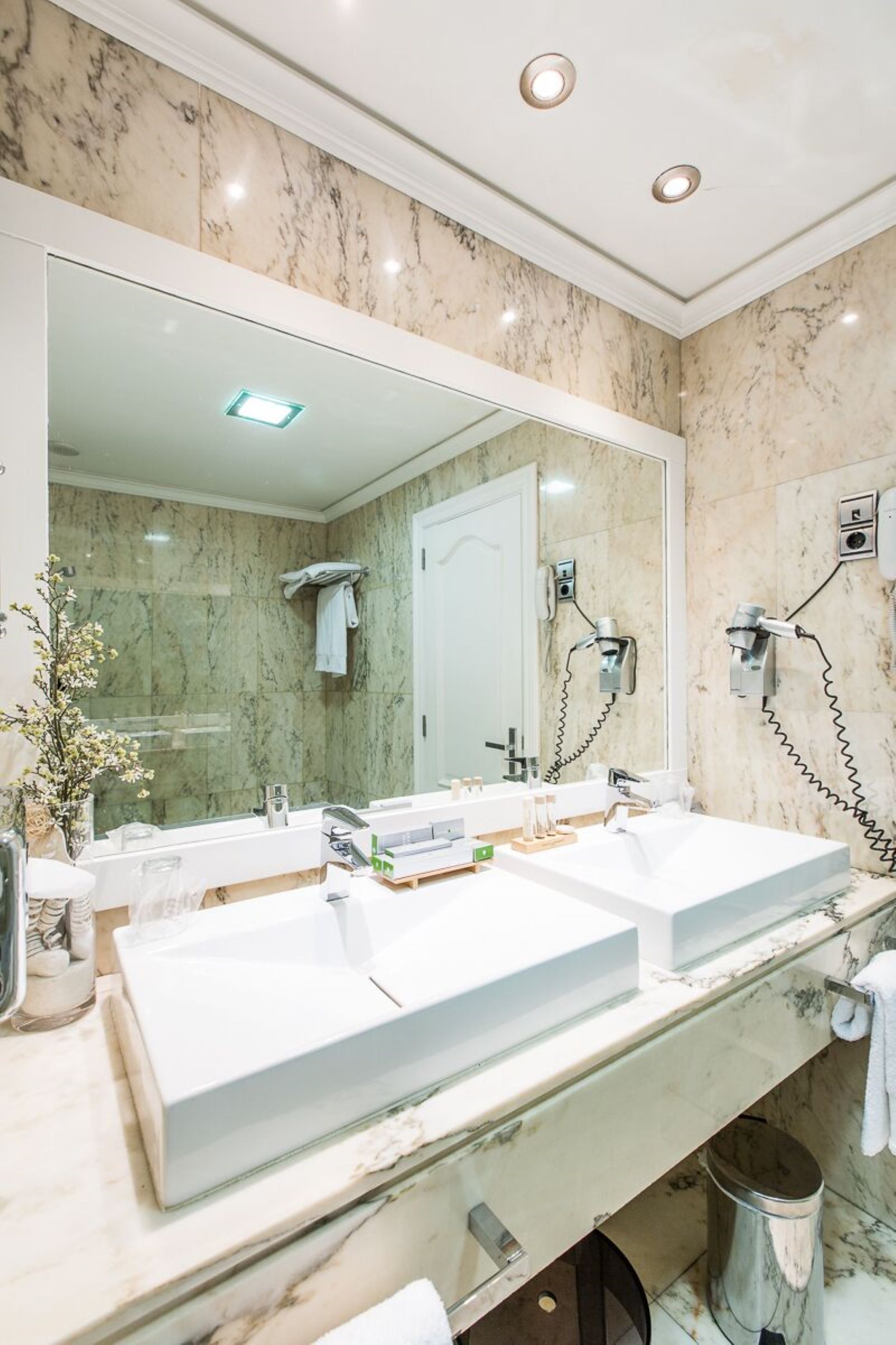 Photo - Hotel Carlton