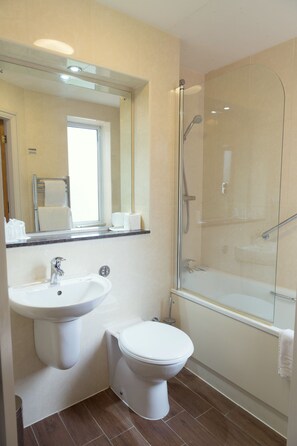 Free toiletries, hair dryer, towels - Apollo Hotel (Birmingham)