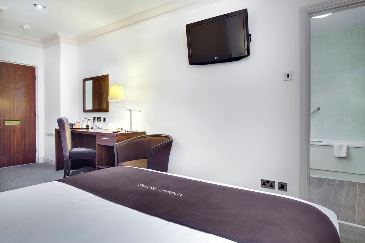 Pillowtop beds, desk, laptop workspace, blackout drapes