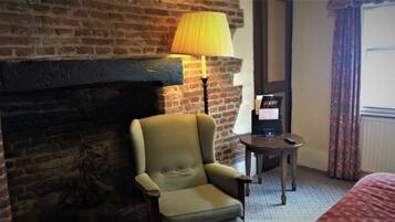 Caja de seguridad en la habitación y decoración personalizada