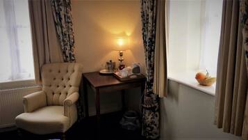 Caja de seguridad en la habitación y decoración personalizada