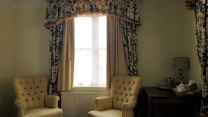 Kamar Double Eksekutif | Brankas dan didekorasi berbeda-beda