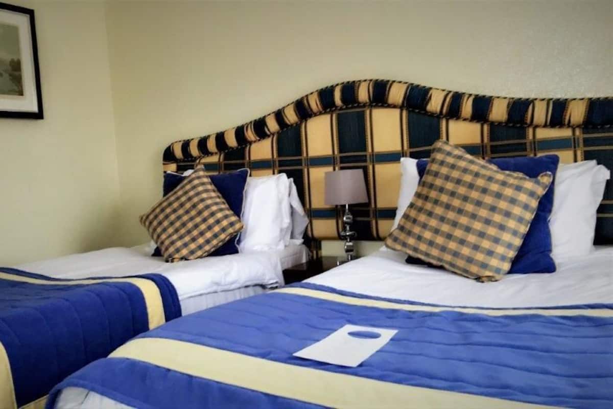 Twin Room | In-room safe, individually decorated, individually furnished