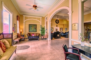 Lobby lounge
