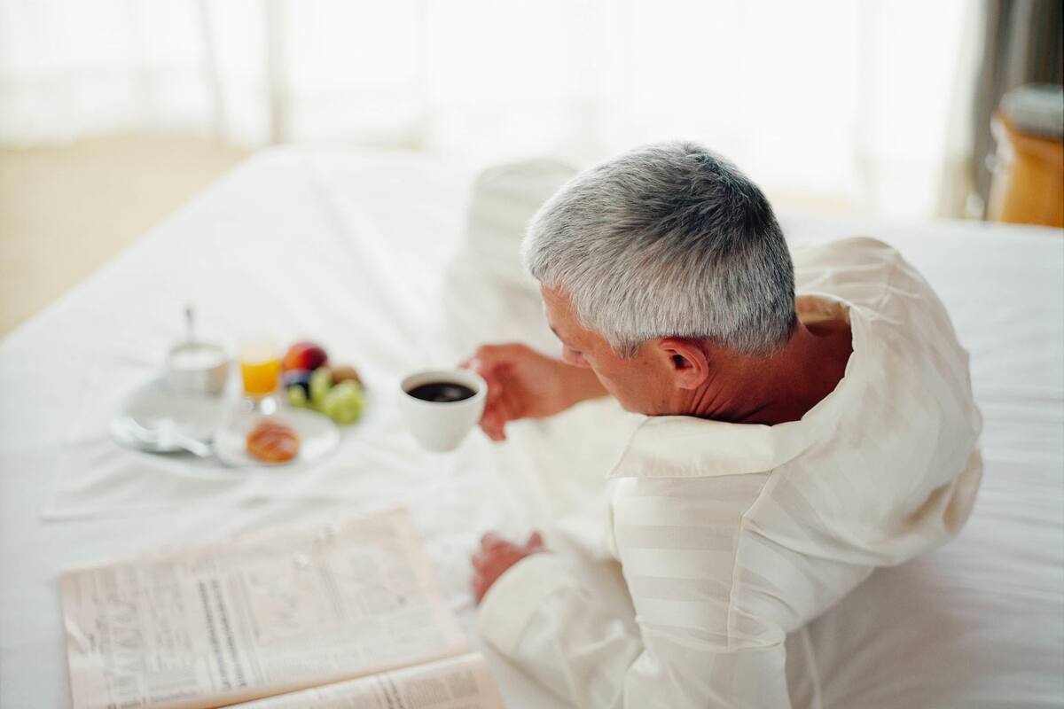 高級寢具、書桌、手提電腦工作空間、遮光窗簾/窗簾