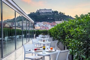 Daily buffet breakfast for a fee - Renaissance Naples Hotel Mediterraneo (Naples)