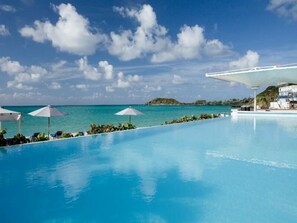 3 outdoor pools, cabanas (surcharge), pool umbrellas