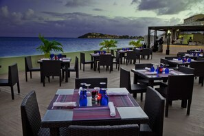 4 Restaurants; Frühstück, Mittagessen und Abendessen werden serviert