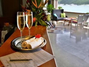 4 restaurants; breakfast, lunch, and dinner served - Great Bay Beach Resort, Casino & Spa (Philipsburg)