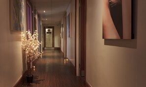 Bain à remous, soins corporels, massages aux pierres chaudes