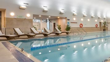 Indoor pool, pool loungers
