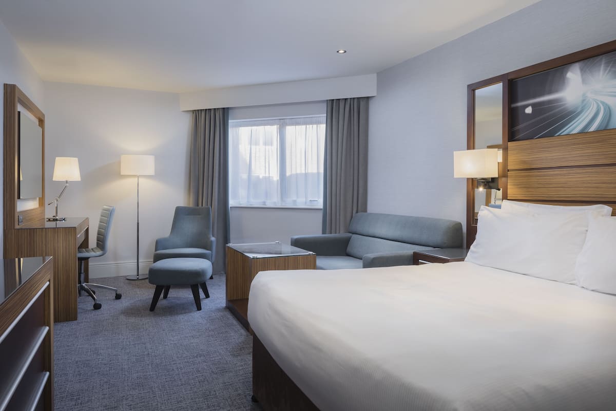 Superior King Room | In-room safe, desk, blackout curtains, iron/ironing board