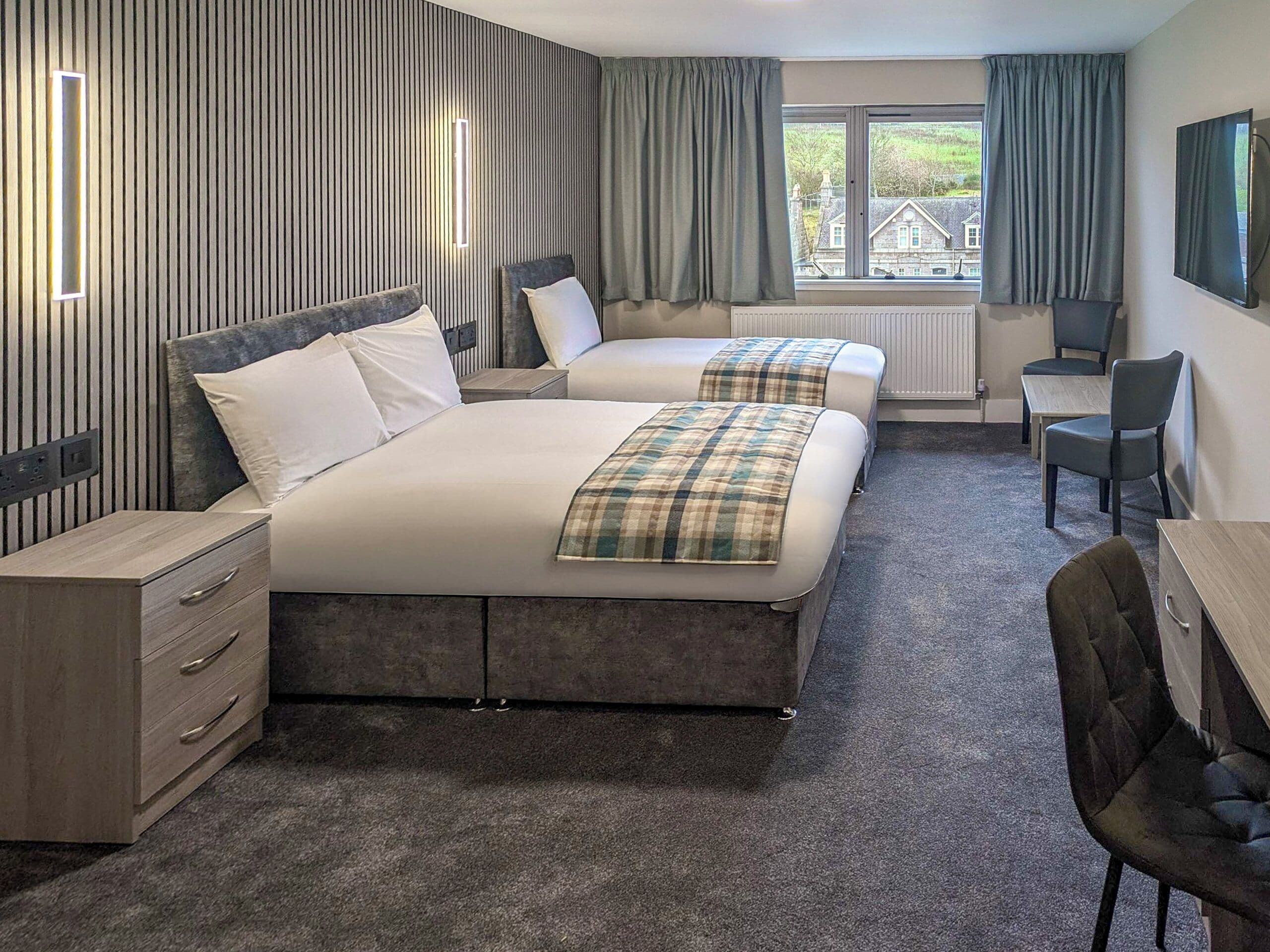 Schreibtisch, Bügeleisen/Bügelbrett, kostenloses WLAN, Bettwäsche