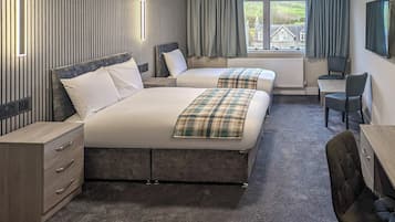 Schreibtisch, Bügeleisen/Bügelbrett, kostenloses WLAN, Bettwäsche