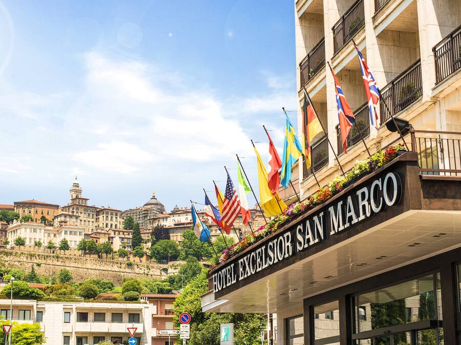 Façade de lâhĂ©bergement - soirĂ©e/nuit