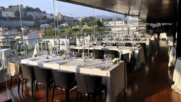 Mittagessen und Abendessen, internationale Küche