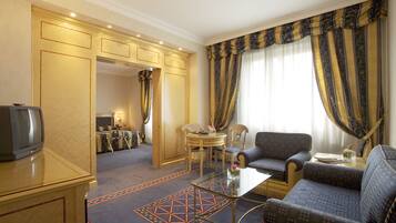 Suite | Wohnzimmer | 30-Zoll-Flachbildfernseher mit Digitalempfang