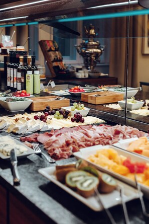 Free daily buffet breakfast  - Small Luxury Hotel Altstadt Vienna (Vienna)