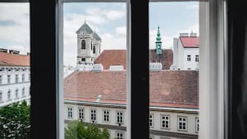 Suite XXL - United Nations Suite | Premium bedding, minibar, in-room safe, individually decorated