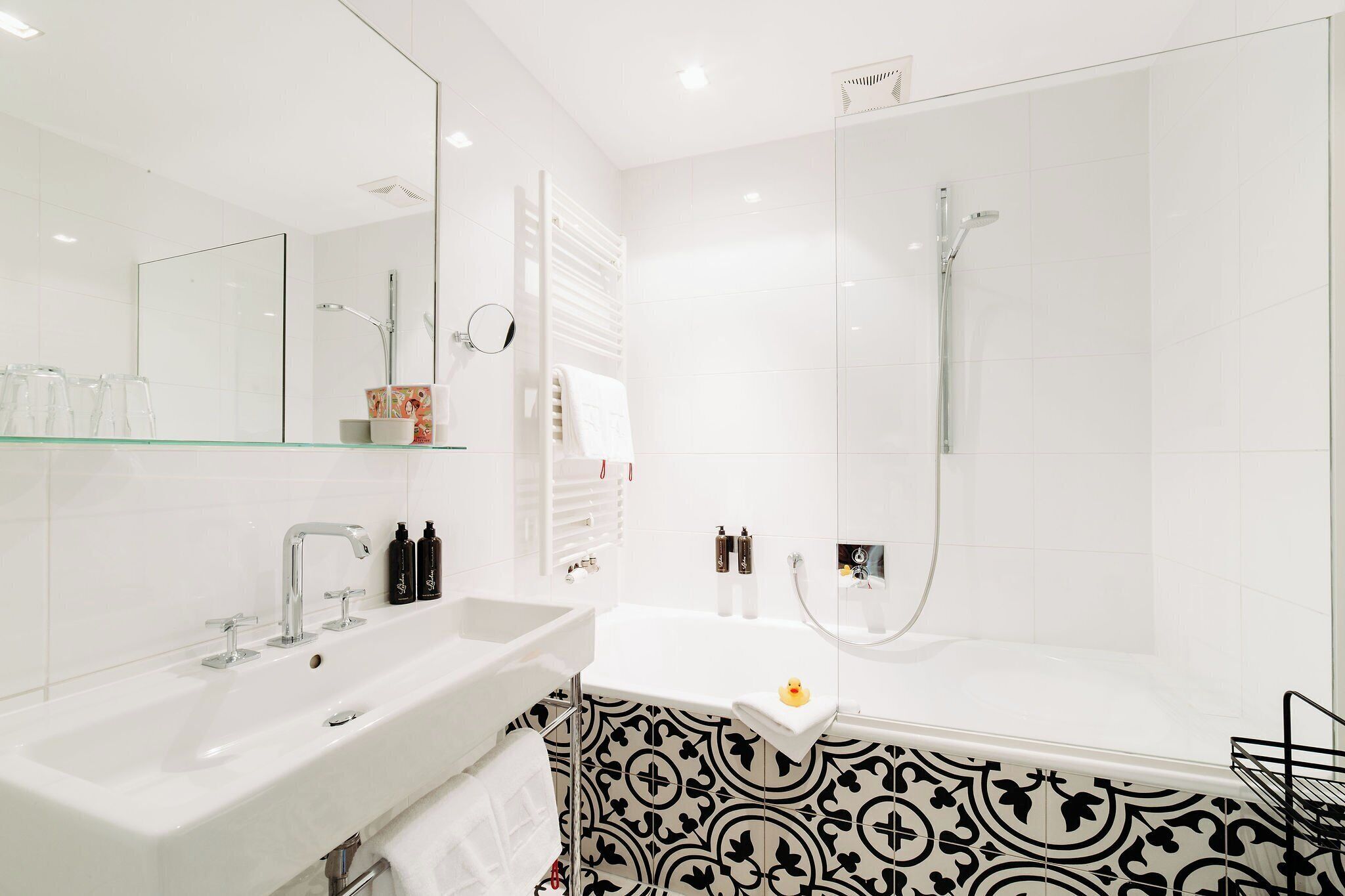 double room medium | bathroom | free toiletries, hair dryer, bathrobes, slippers