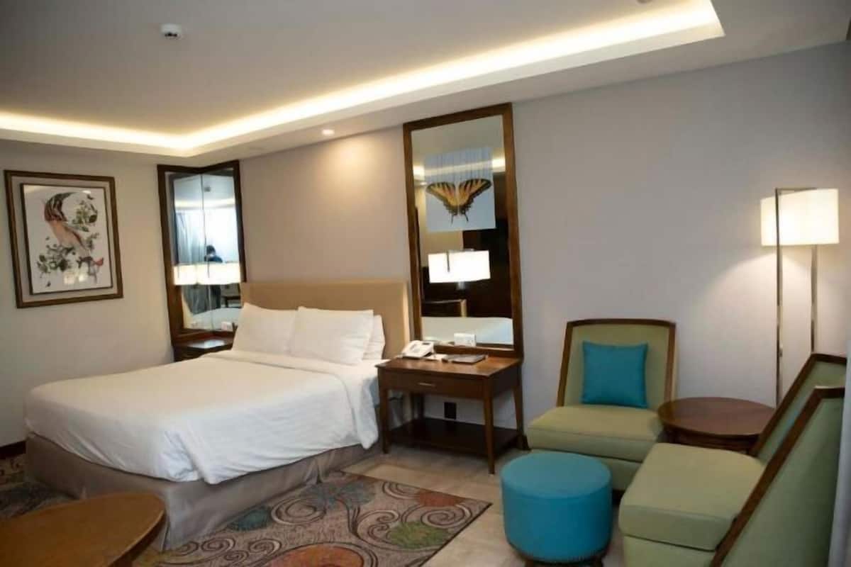 1 bedroom, minibar, in-room safe, desk