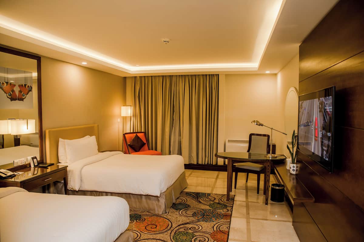Deluxe Double Room | Minibar, in-room safe, desk, laptop workspace