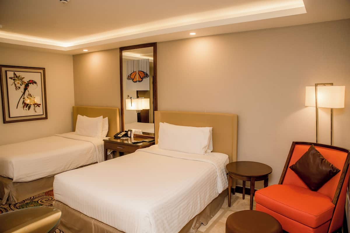 Minibar, in-room safe, desk, laptop workspace