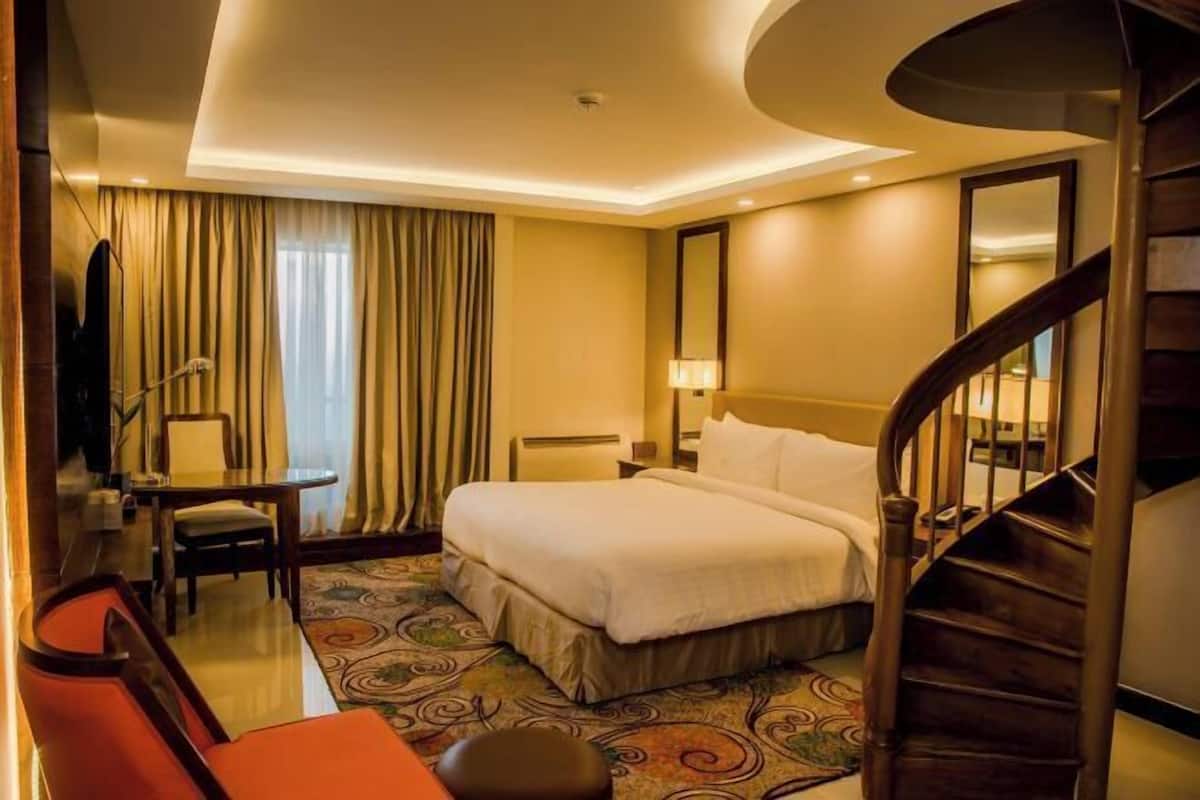 Minibar, Zimmersafe, Schreibtisch, laptopgeeigneter Arbeitsplatz