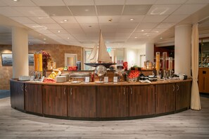 Daily buffet breakfast (EUR 16.5 per person)