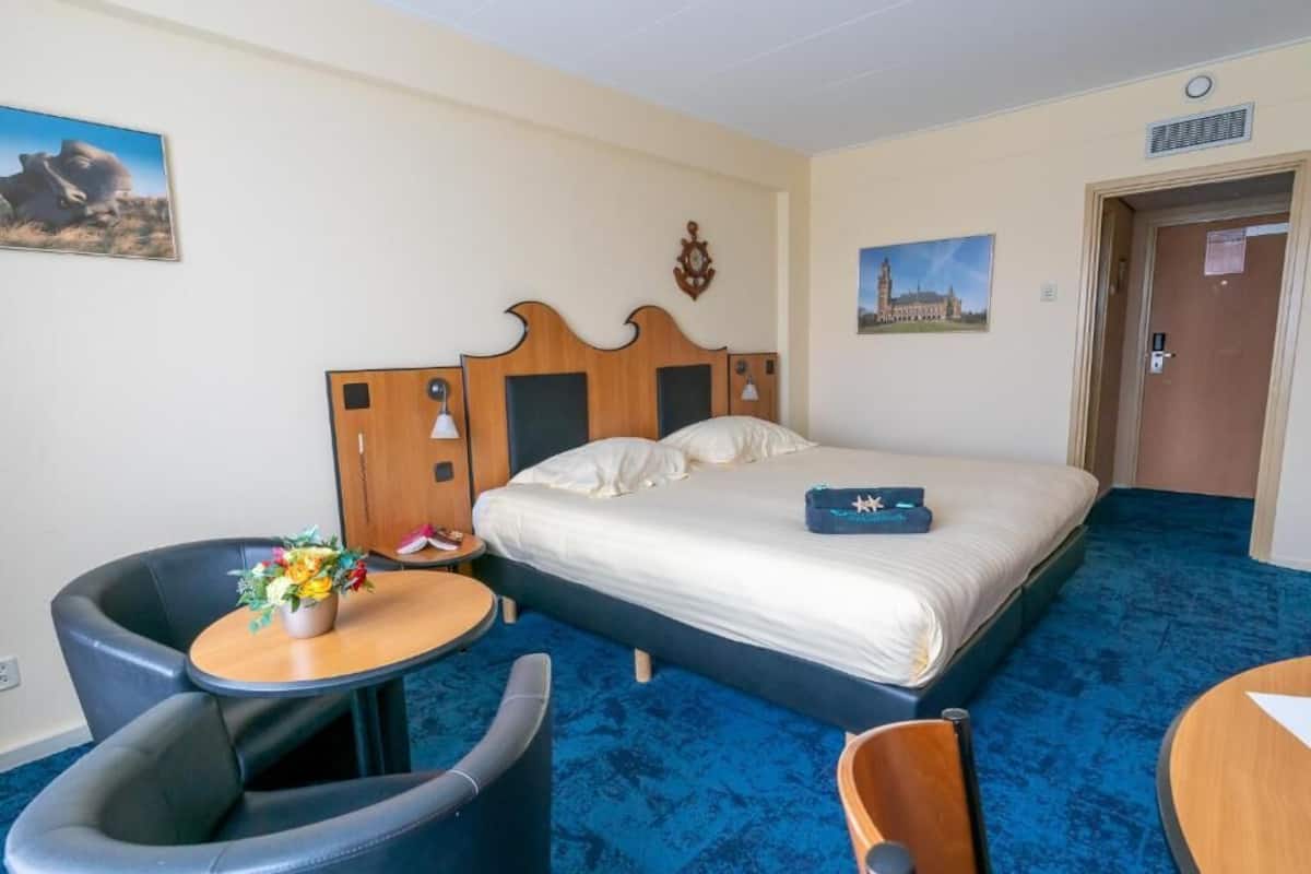 Caja fuerte, wifi gratis, ropa de cama