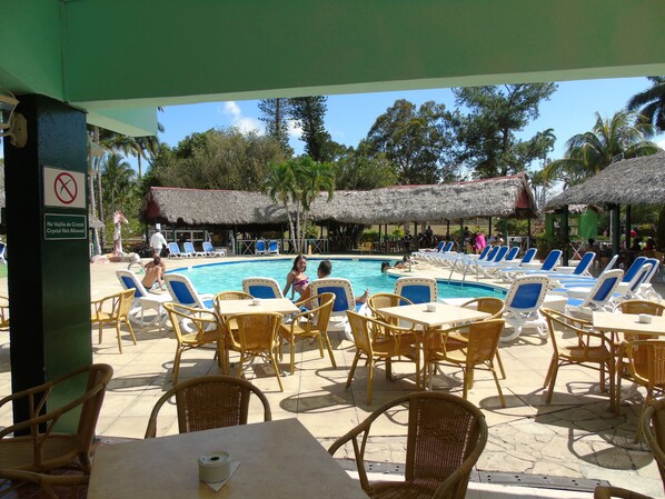 Poolbar