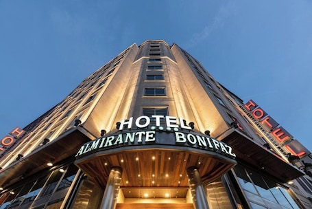 Exterior. Crisol Almirante Bonifaz